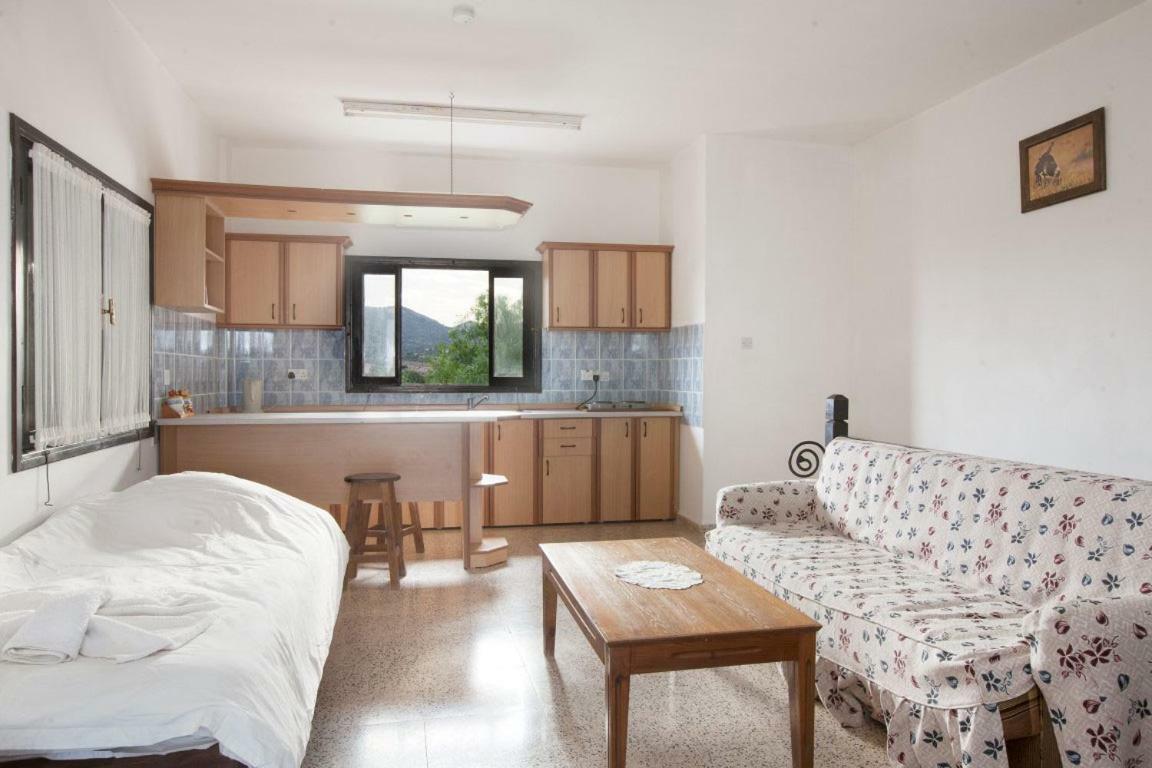 Balci Plaza Hotel And Balci Plaza Guest Bungalows Karpaz Peninsula Selenias Buitenkant foto